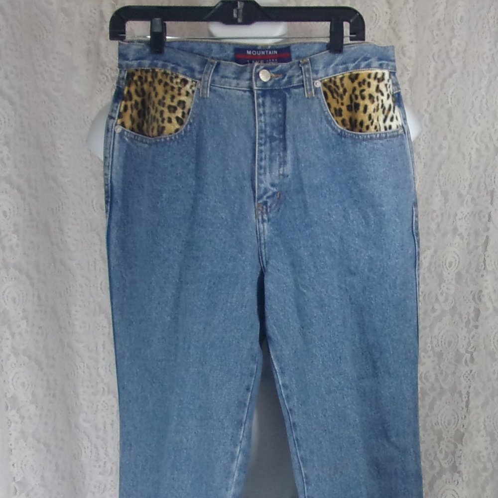 Mountain Lake Blue Jeans With Leopard Accent Front Pockets